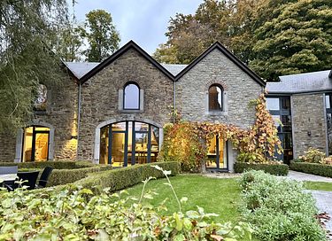 Luxuriöse Familienresidenz mit privatem Hallenbad - 36