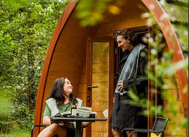 Gemütliche Hütte mit Außendusche im Wald - 7