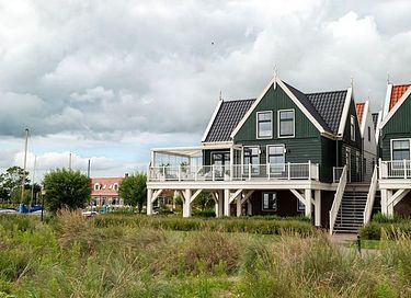 Luxuriöse Wohnung mit Blick auf das Wasser