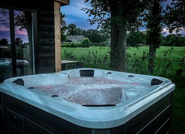 Pavillon de bien-être - jacuzzi, sauna et douche solaire - 18