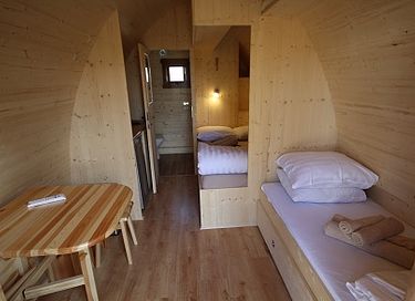Spacious cabin at a pleasant campsite - 4