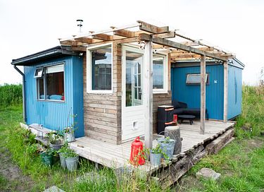 Blaues Landhaus mit Geschichte für 4 Personen