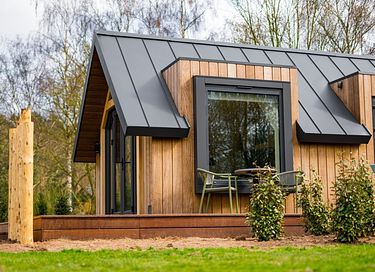 Houten lodge in Friesland met privé wellness - 2