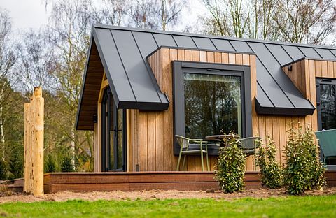 Houten lodge in Friesland met privé wellness - 2