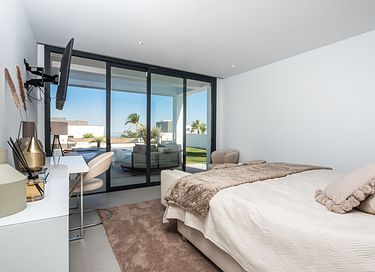 Ruime villa met zwembad en uitzicht op zee - 41