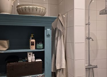 A Colorful Stay in a Historical Farmhouse - 12