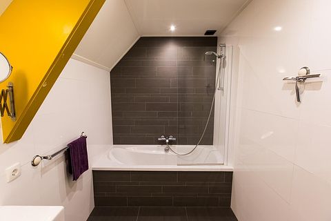 Slapen op de hooizolder van een oud koetshuis - 3