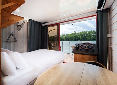 Tiny House met sauna op het water