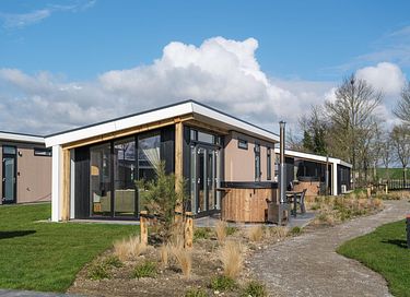 Holiday home with sauna and hot tub in Zeeland