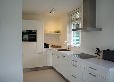 Holiday home with covered outdoor wellness - 12