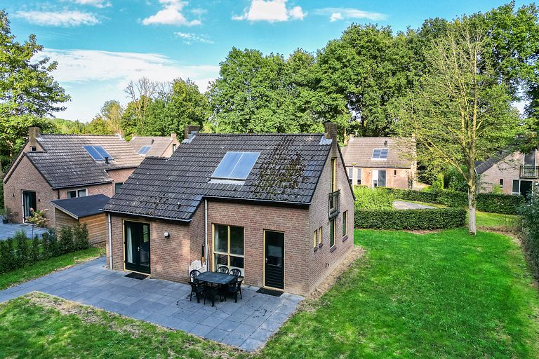 Detached bungalow on the edge of the forest - 1