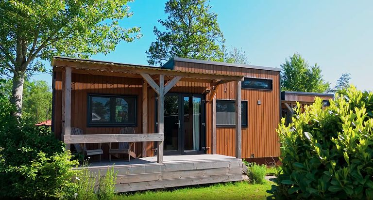 Atmospheric overnight stay in a tiny house - 1