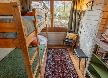 Attractive log cabin close to beach and sea - 10