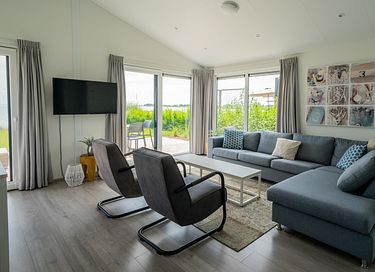 Waterfront vacation home for 6 people - 6