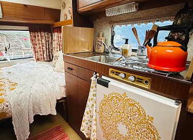 Retro B&B Caravan on a Small Island  - 11