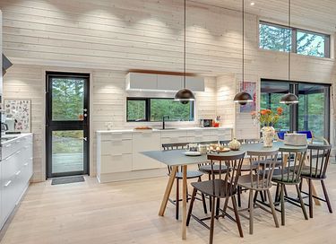 Luxe vakantiehuis met buitendouche - 13