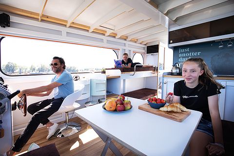 Urlaub auf Ihrem eigenen Hausboot genießen - 2
