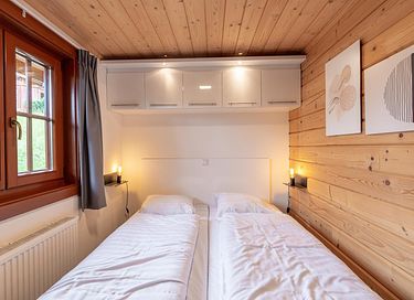 Wooden chalet near a natural lake - 12