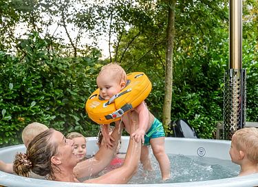Belle cabane au bord de l'eau avec jacuzzi - 3