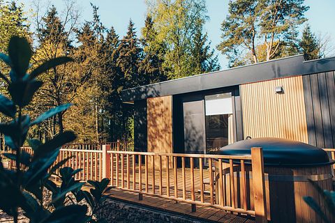 Lodge avec jacuzzi privé dans les bois - 2