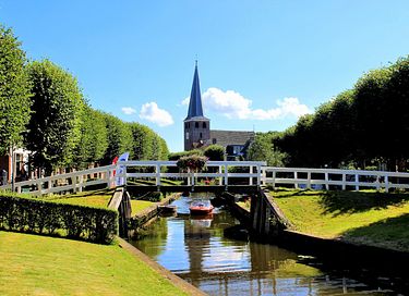Romantic waterfront stay - 10