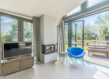 House with hot tub and outdoor shower - 6