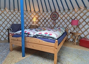 Belle yourte sur un mini camping confortable - 13
