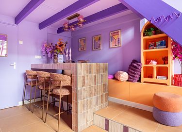 Stilvoll übernachten in einer violetten Oase - 20