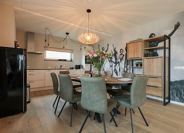 Rural waterfront holiday home - 11
