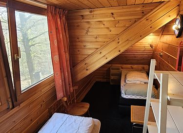 Grande maison en bois dans la forêt avec sauna privé - 16