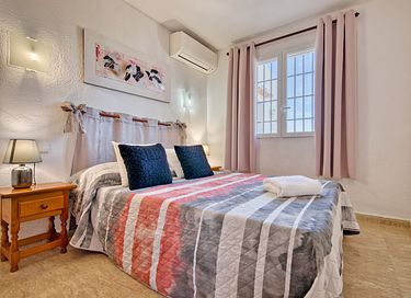 Ruim huis met panoramisch uitzicht en zwembad - 28