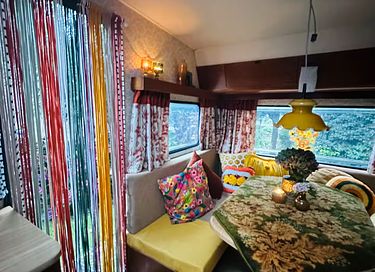 Retro B&B Caravan on a Small Island  - 6