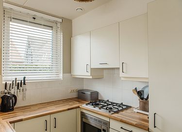 Haus mit Anlegestelle an einem friesischen See - 10