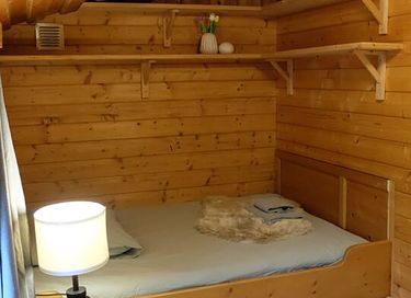 Maison dans la forêt en bois avec jardin spacieux - 27