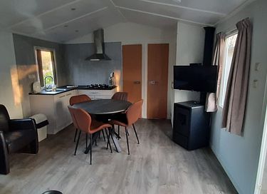 Leuk Tiny House op kleinschalig bosrijk park - 7