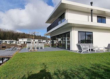 Unique 8-person villa on the waterfront - 27