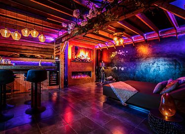 Luxury private wellness suite with pool - 1