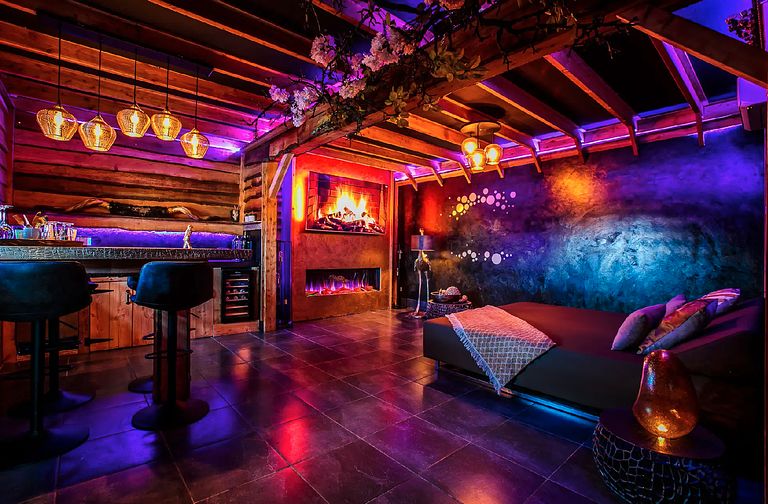 Luxury private wellness suite with pool - 1