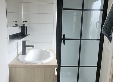 Logement de vacances avec jacuzzi au bord de l'eau - 19