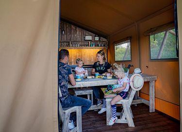 Tente glamping unique (8p) au bord d'un lac - 9