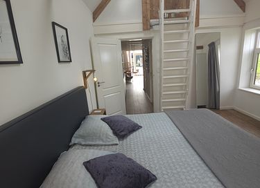 Ehemaliges Kutschenhaus mit Blick auf Wiesen - 20