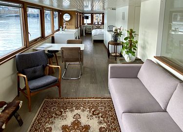 Dream boat in the middle of Amsterdam - 16
