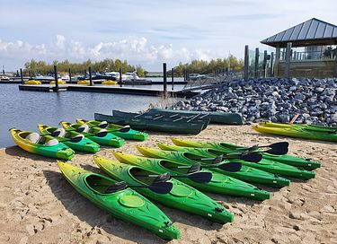 Vakantiehuis vlakbij het water met terras - 16