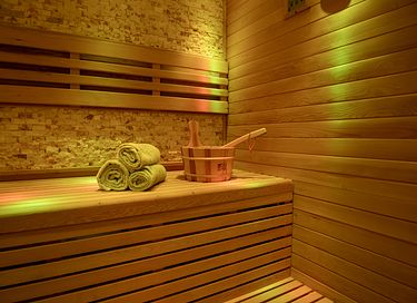 Enjoying peace and quiet & private wellness together - 30