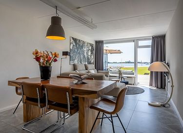 Vacation home overlooking a lake - 6