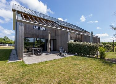 Sunny family home close to the beach - 2