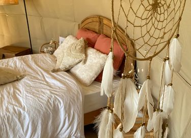 Glamping dome met hottub en uitzicht - 10