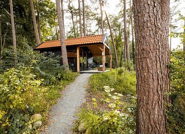 Tiny House umgeben von Wald und mit Whirlpool - 11