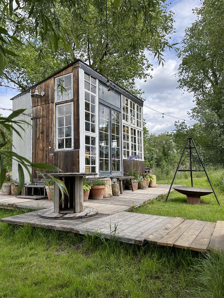 Unique Tiny House with private hot tub - 1