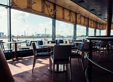 Hotel met uitzicht op de Nieuwe Maas - 9
